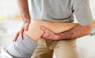 масаж на коляното при артрит